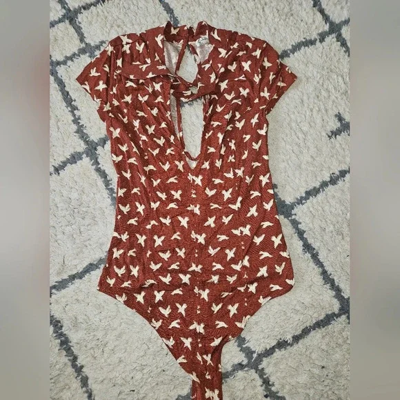 Intimately free people billie printed tie neck bodysuit medium - Picture 3 of 8